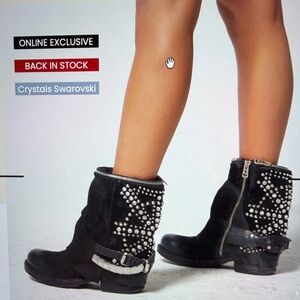 A.S.98 Cream Ankle Boots with Black Soles